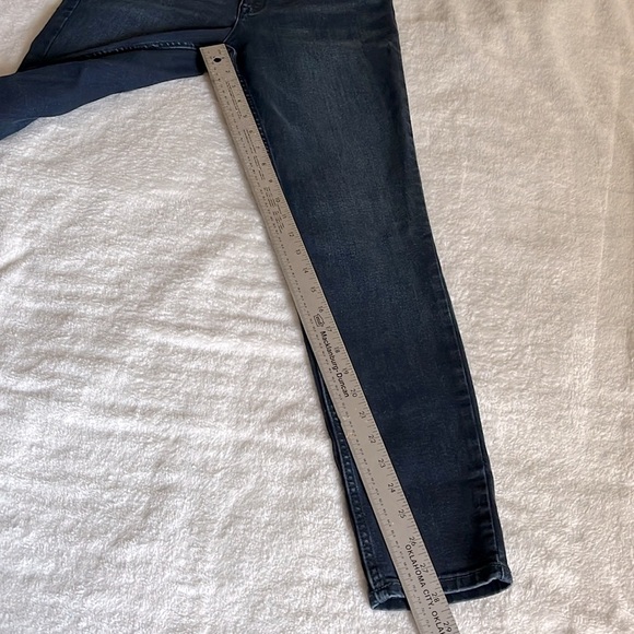 Women’s Old Navy High Rise Dark Wash Rockstar Super Skinny Jeans . Size 10 - Picture 8 of 11